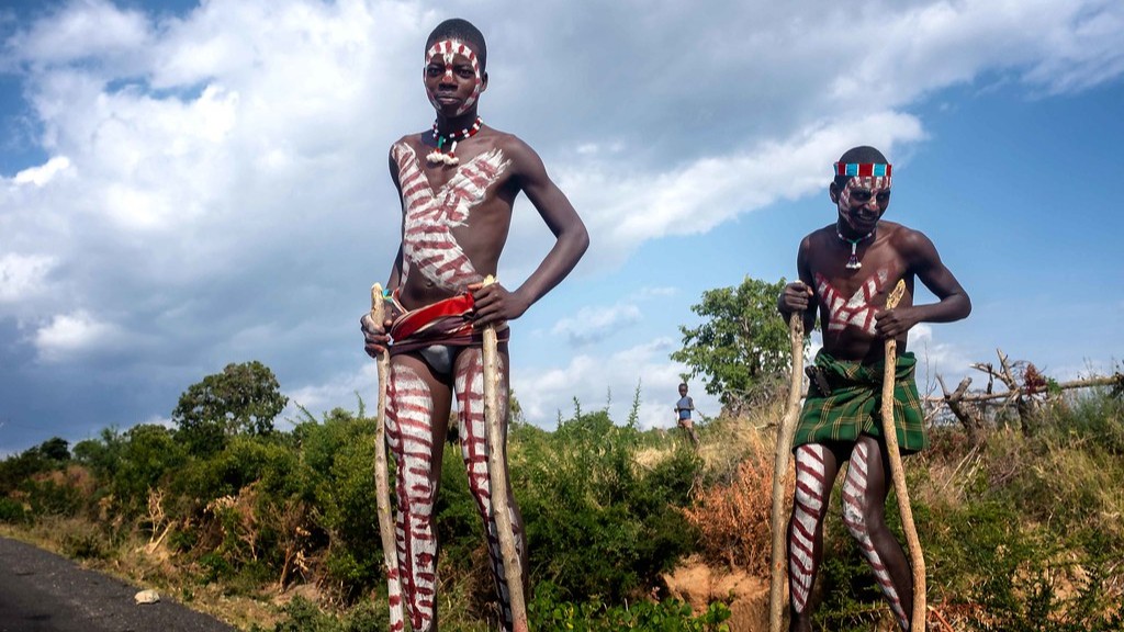 Wie haben afrikanische Stämme ihre Köpfe verkleinert?